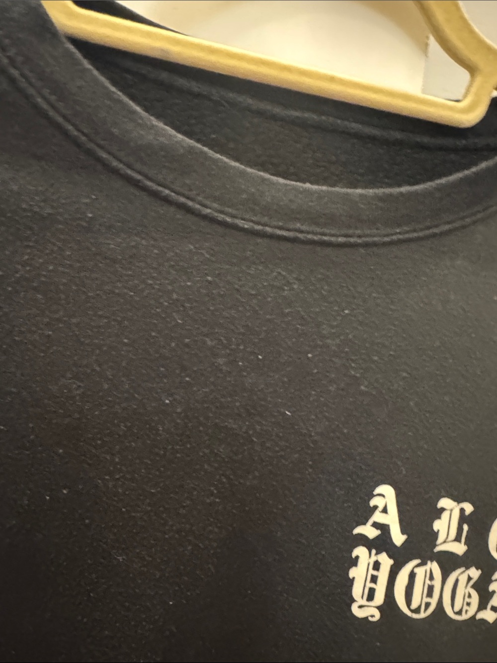 ALO Yoga Black Crewneck Sweatshirt with White old english Logo, size medium - Picture 3 of 6